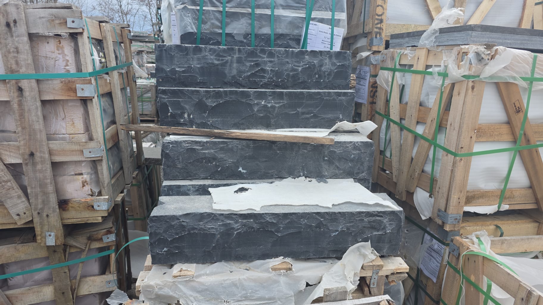 Kota black matching step filler stone